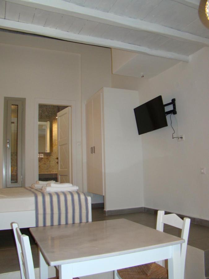 Efi'S Apartments Plaka  Eksteriør billede