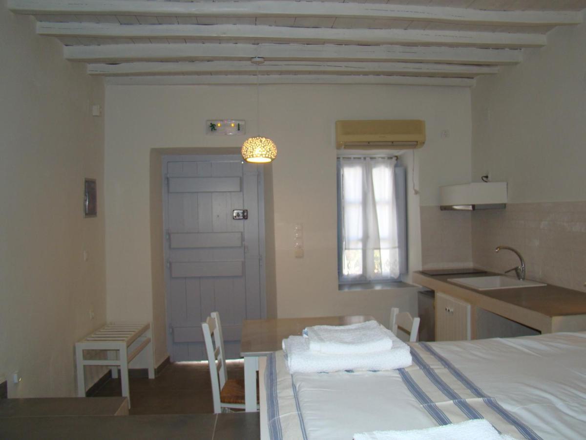 Efi'S Apartments Plaka  Eksteriør billede